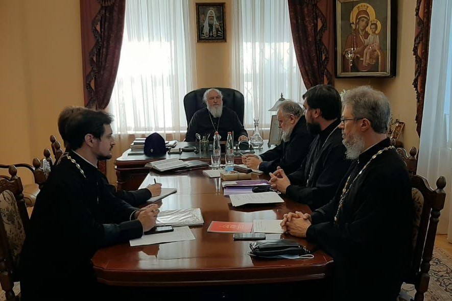 Митрополит Кирилл провел совещание, посвященное дистанционному обучению студентов