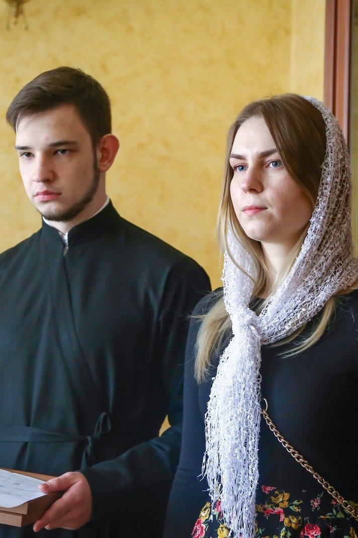 Митрополит Кирилл благословил студентов духовной школы на брак